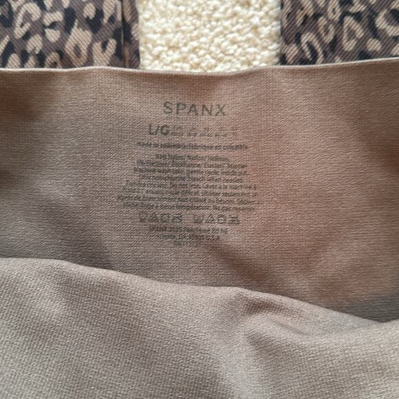 Spanx Animal Print High Rise tummy control Leggings Largr - Picture 3 of 5